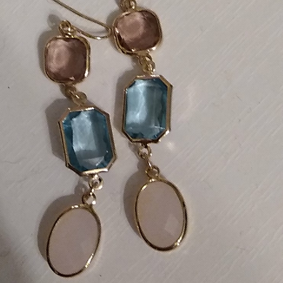 ☆ No brand bracelet and earring set. - Picture 2 of 5